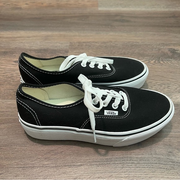 New Vans Black Authentic Shoe 6.5 Lifestyle, Original Icon, Lightweight Canvas - Picture 4 of 11